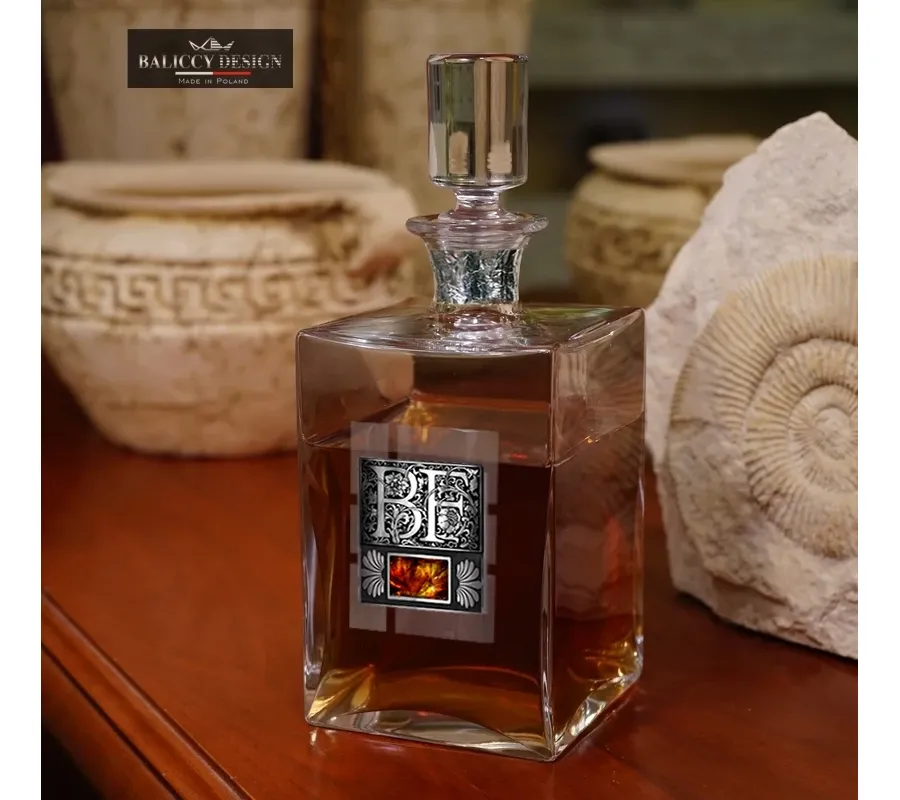 obrazek 2 Karafka oraz dwie szklanki do whisky bursztyn z inicjałami BF