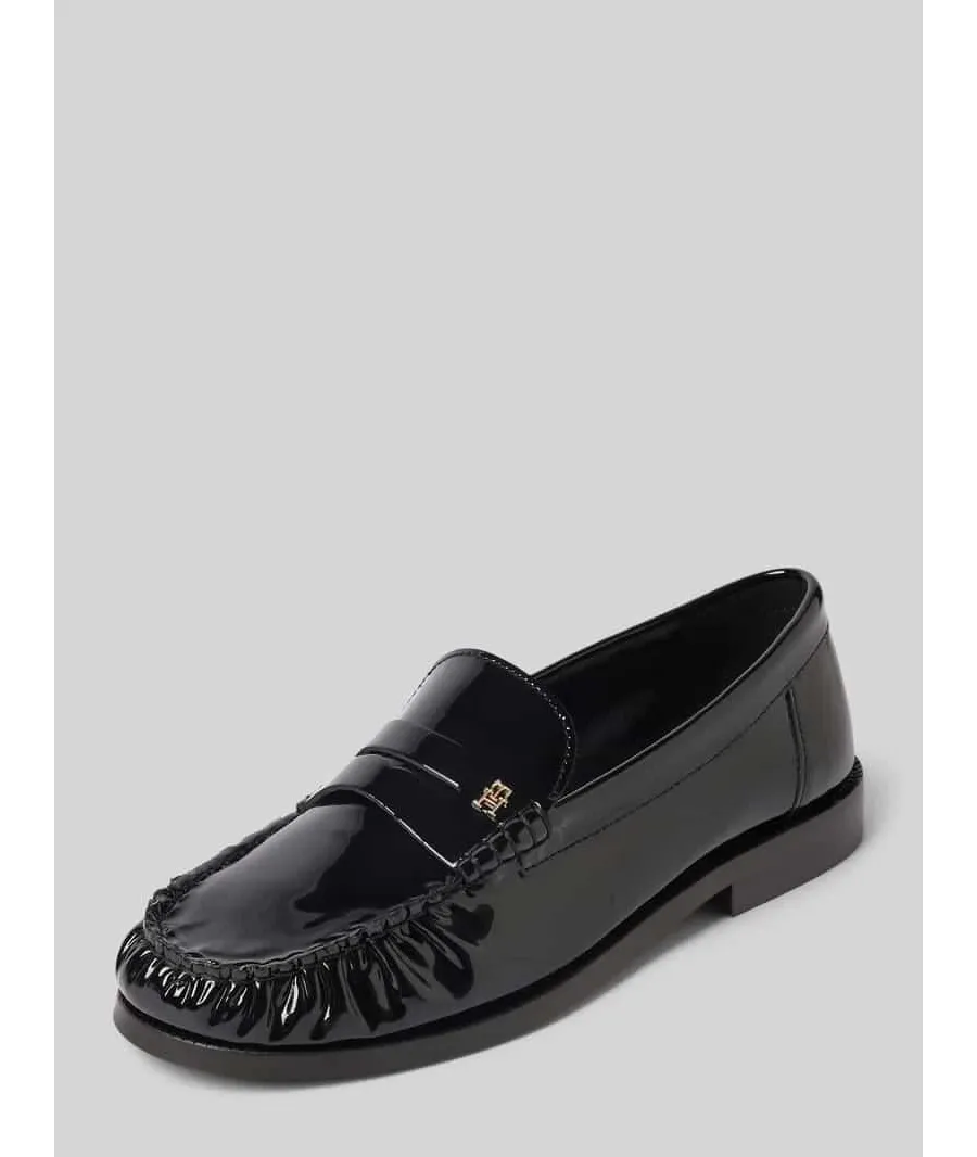 obrazek 1 Tommy Hilfiger Loafersy Loafer Mit Label-Detail FW0FW08565 Czarny