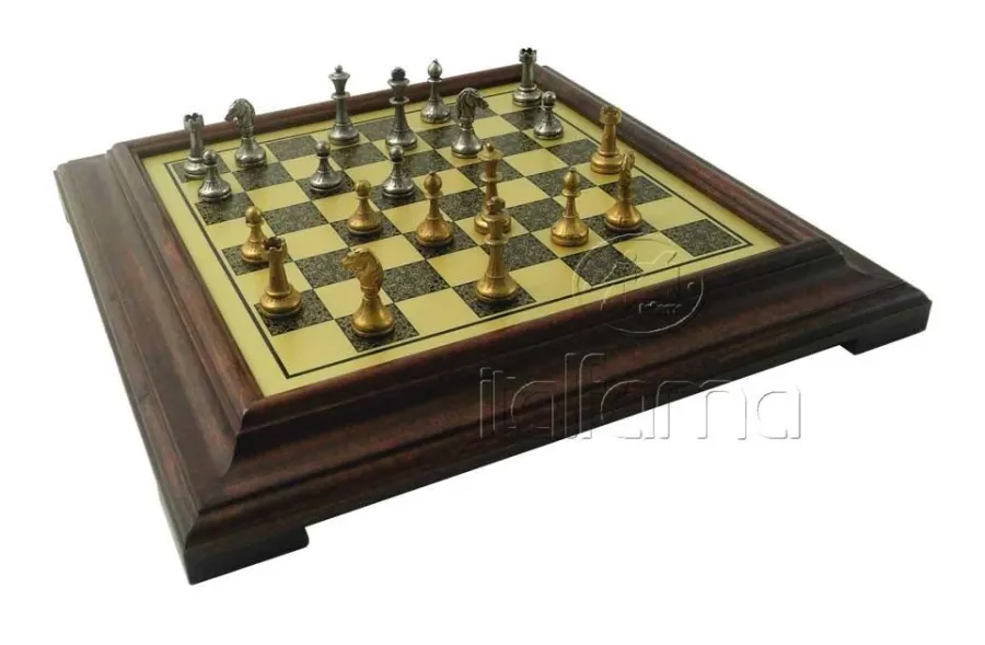obrazek 1 Metalowe figury szachowe + plansza 36x36 cm. - Luxury Products