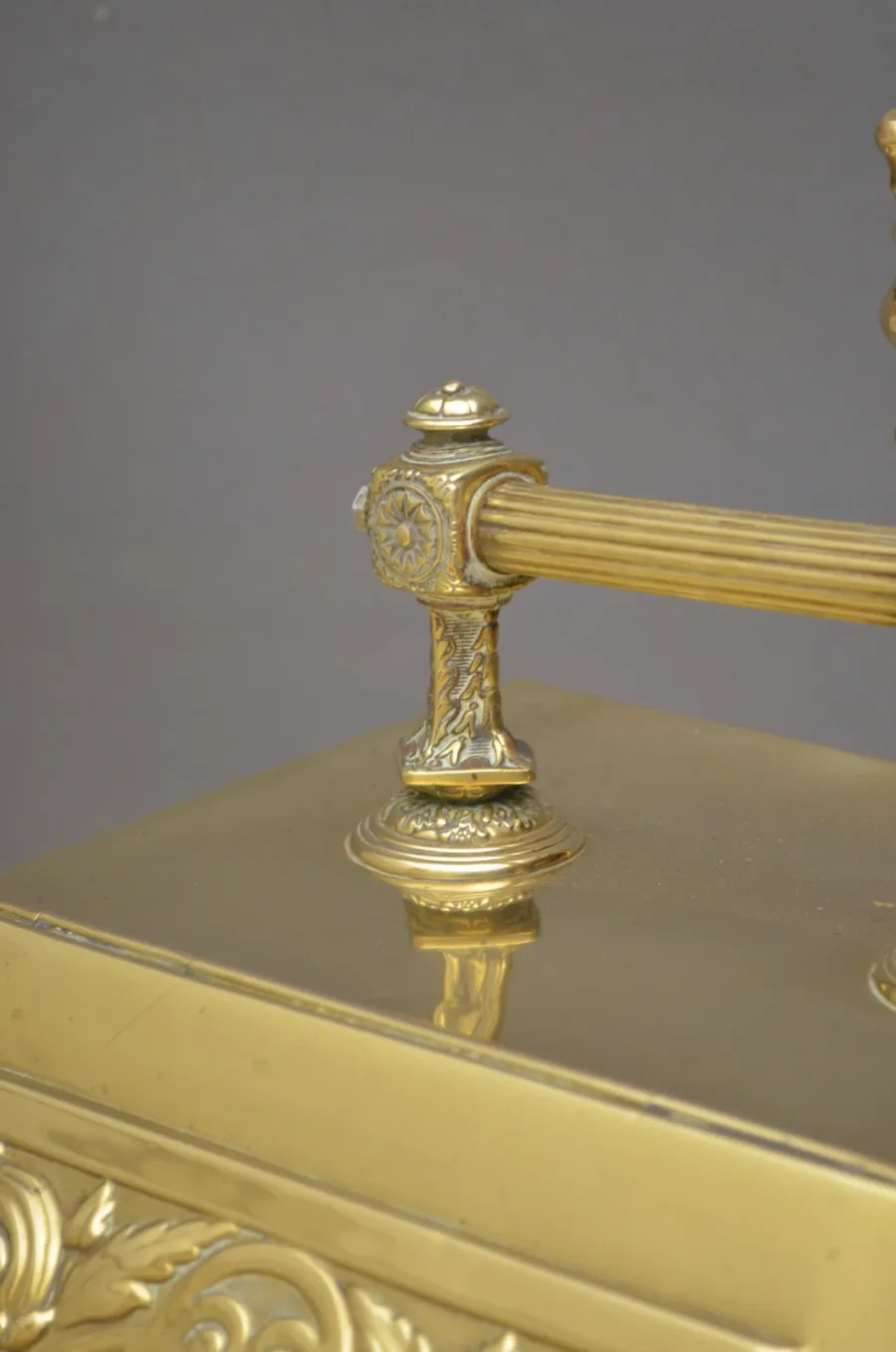 obrazek 21 Eleganckie, estetyczne purdonium z łopatą do węgla i oryginalną wyściółką - antyk