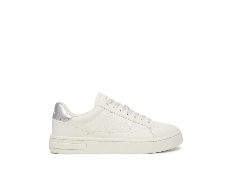 obrazek 1 Armani Exchange Sneakersy XDX177 XV918 M801 Biały