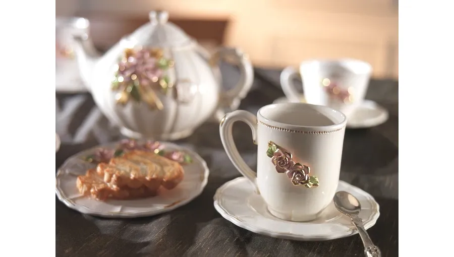 picture 4 Luxury tableware made of ceramics