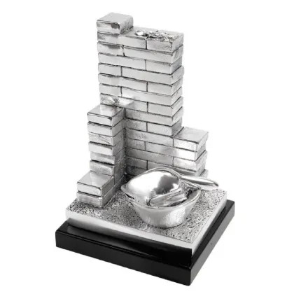 Zdjęcie Nietypowa figurka dla murarza