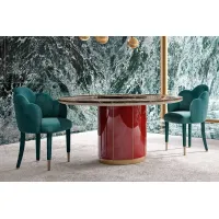 Zdjęcie Niezwykłe krzesło z ramą z litego drewna i zakrzywionym oparciem w kształcie płatka