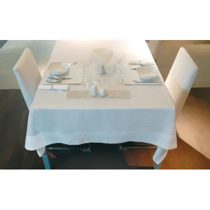 Zdjęcie Obrus lniany zdobiony kryształkami Crystal