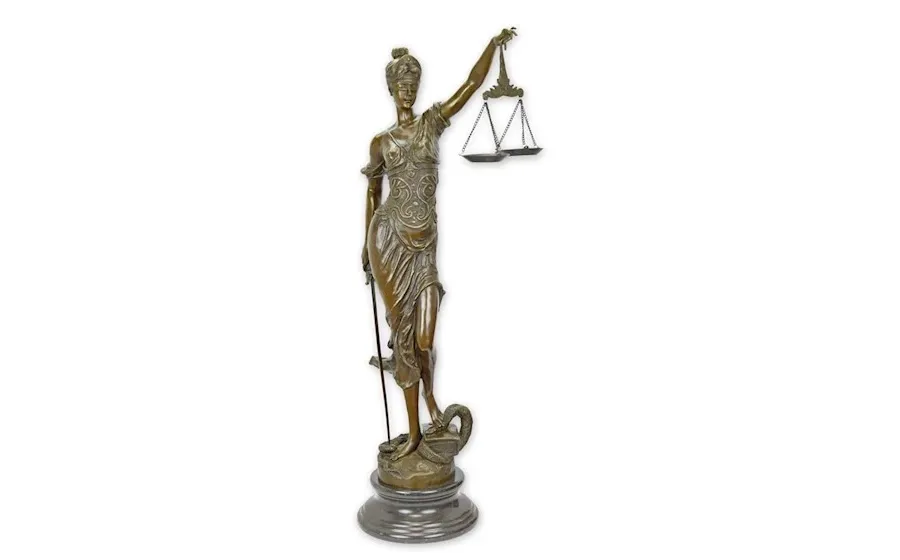 obrazek 1 Prestiżowa rzeźba przedstawiająca sprawiedliwość z brązu
