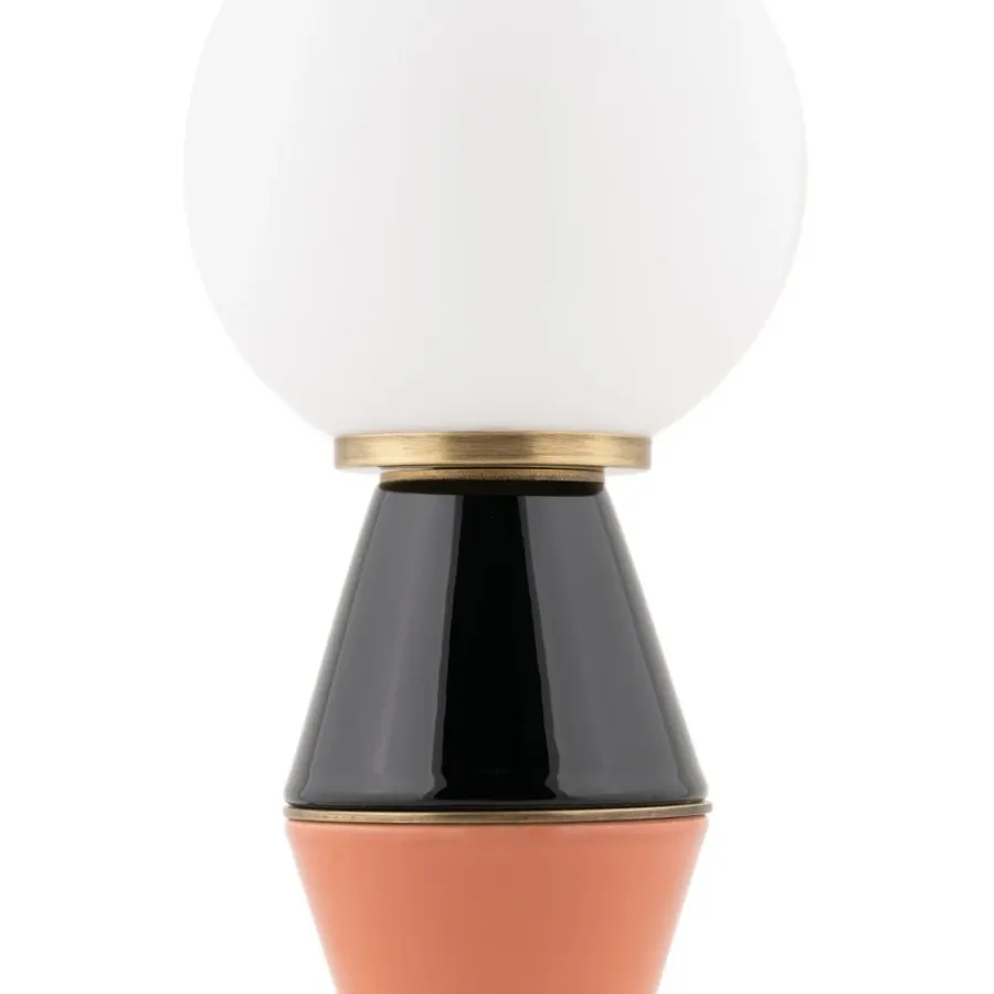 obrazek 2 Niewielka lampa stołowa z mosiężną podstawą H.33xL.12xP.12 cm