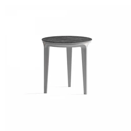 Zdjęcie Stylowy stolik kawowy z trzema nogami do salonu