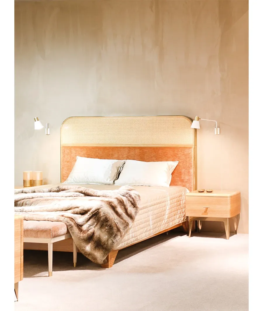 picture 3 A unique bed with a wooden overlay in the headboard - Ana Roque