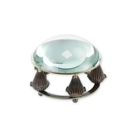 Picture Table magnifying glass with a unique frame