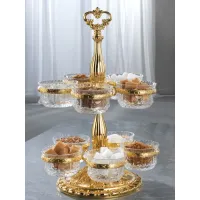 Zdjęcie Piękna patera dekoracyjna na przekąśki z brązu i kryształu