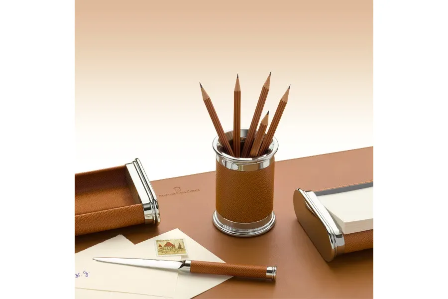 picture 9 6 element set of desk accessories – brown finish