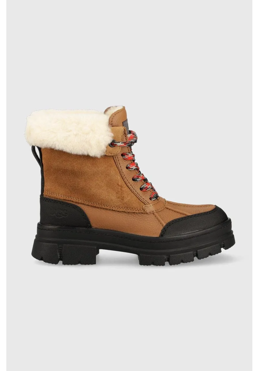 obrazek 1 UGG workery Ashton Addie damskie kolor brązowy na platformie ocieplone 1130524.CHE