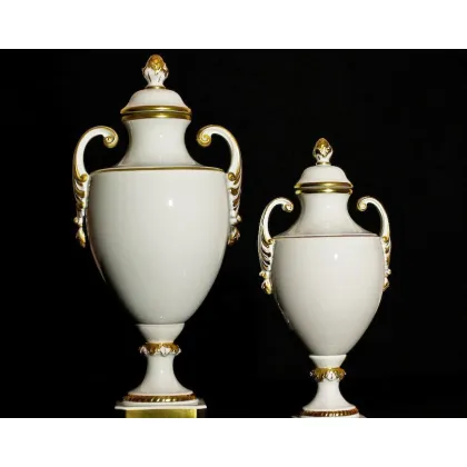 Zdjęcie Klasyczny dzban porcelanowy z pokrywką MPM Porcellane