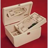 Picture An elegant jewelry box from an Italian manufacturer