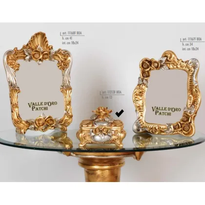 Picture A tasteful box with roses - Valle d'oro Patchi