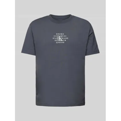 Zdjęcie T-shirt z wyhaftowanym logo model ‘NYC STAMP’