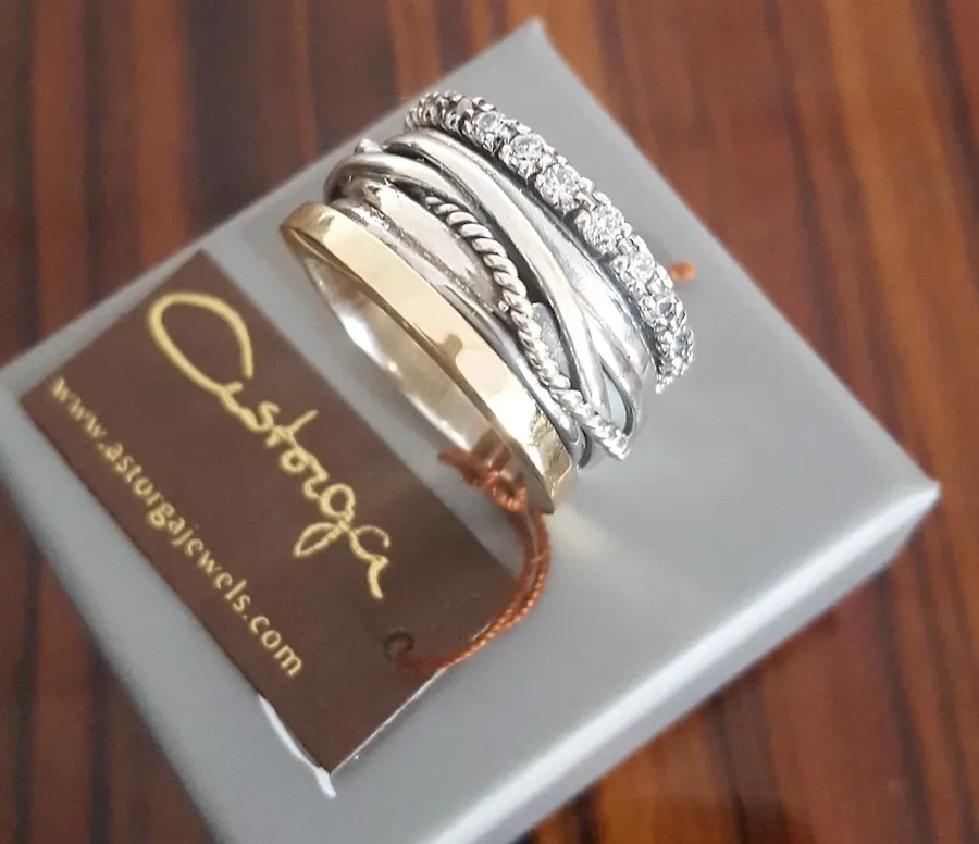 picture 3 Unique wedding ring made of gold and silver