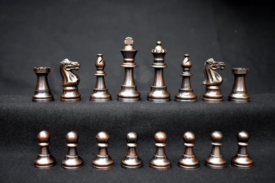 obrazek 3 Wyjątkowy komplet pionków ze stopu i miedzi do królewskiej gry - The Chess Empire