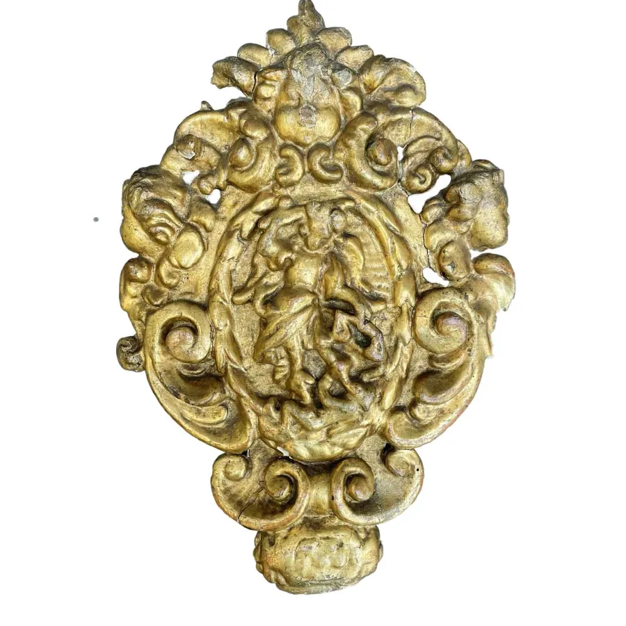 obrazek 2 Elegancka para złotych fryzów z XVIII wieku