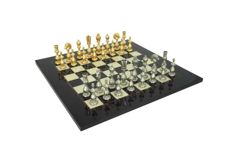 picture 1 Unique chess playing set 81G+531R