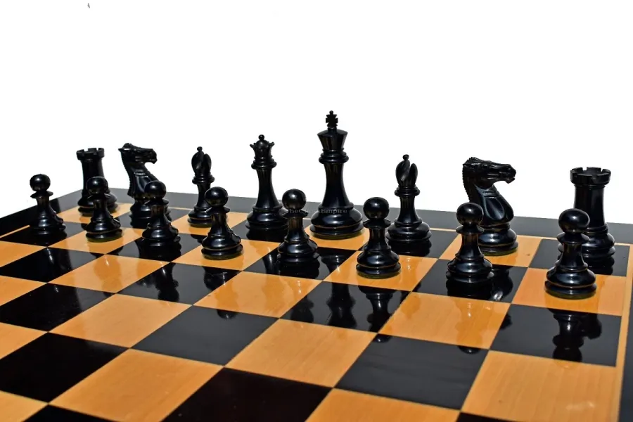 obrazek 10 Prestiżowa plansza z ręcznie polerowanymi figurami do szachów - The Chess Empire