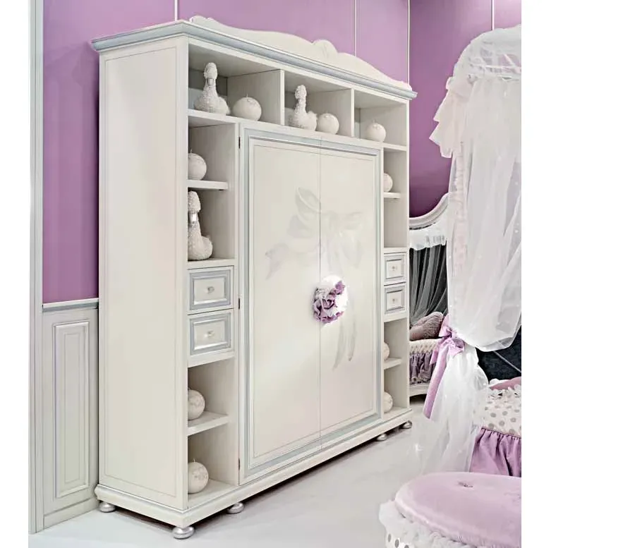picture 2 Elegant bedroom with a canopy for girls