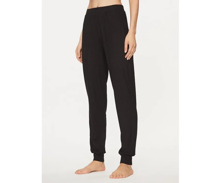 obrazek 1 Guess Spodnie dresowe O3BB00 KBXB2 Czarny Regular Fit
