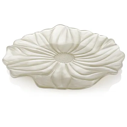 Picture Italian stylish Magnolia plate in pearl color - IVV