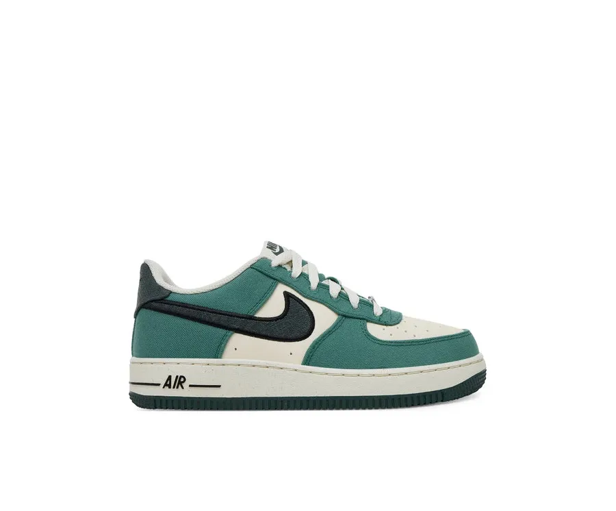 obrazek 1 Nike Sneakersy Aire Force 1 LV 8 FN4731 100 GS Zielony