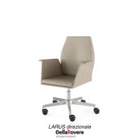 Zdjęcie Piękny fotel biurowy w 3 opcjach wykończeniowych