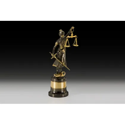 Zdjęcie Gustowna figura Temidy