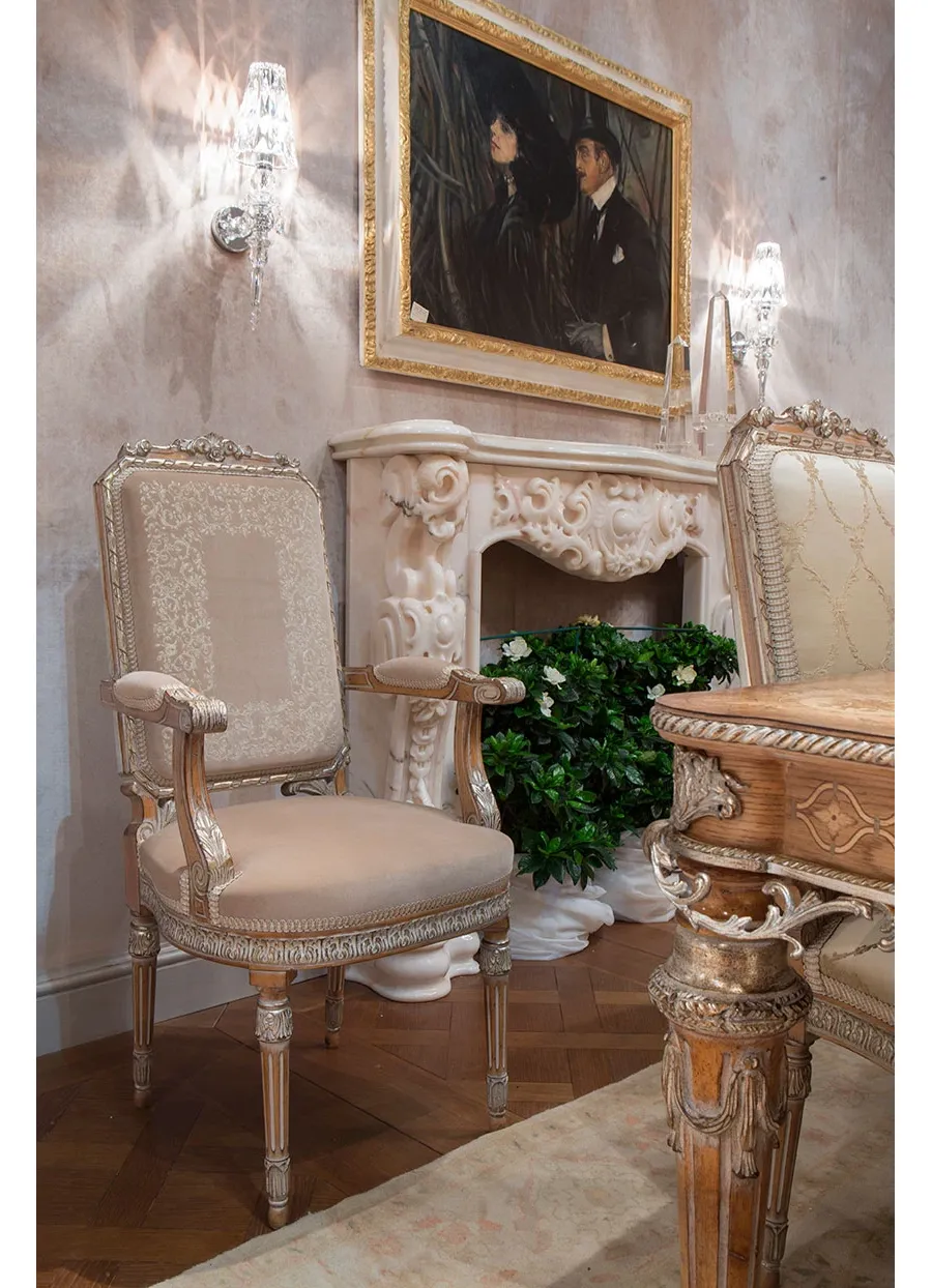 obrazek 2 Stylowy fotel do salonu z Włoch