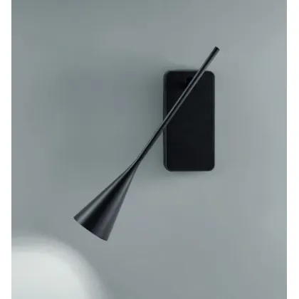 Zdjęcie Cudowna obrotowa lampa ścienna z wejściem USB