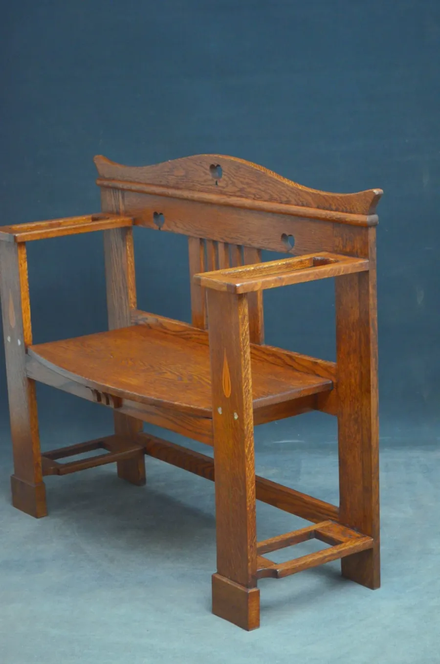obrazek 5 Stylowa Arts and Crafts, solidna dębowa ławka, o profilowanej górnej poręczy - antyk