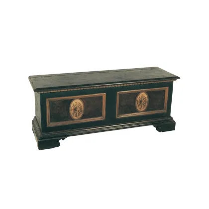 Zdjęcie Luksusowa wąska skrzynia z otwieraną górą wykonana z litego drewna