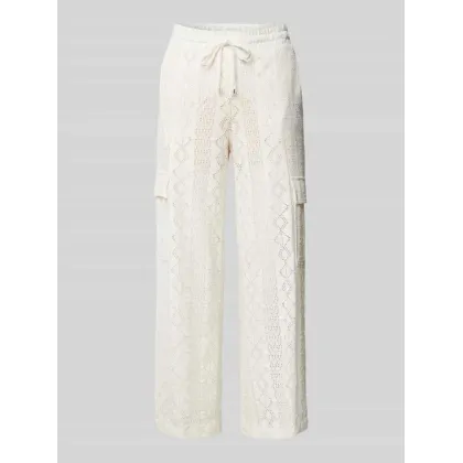 Zdjęcie Spodnie cargo o rozkloszowanym kroju z haftem angielskim model ‘CLARA’