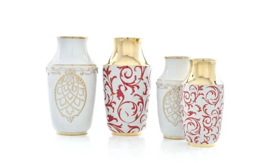 obrazek 1 Elegancki porcelanowy wazon z roślinnym zdobieniem