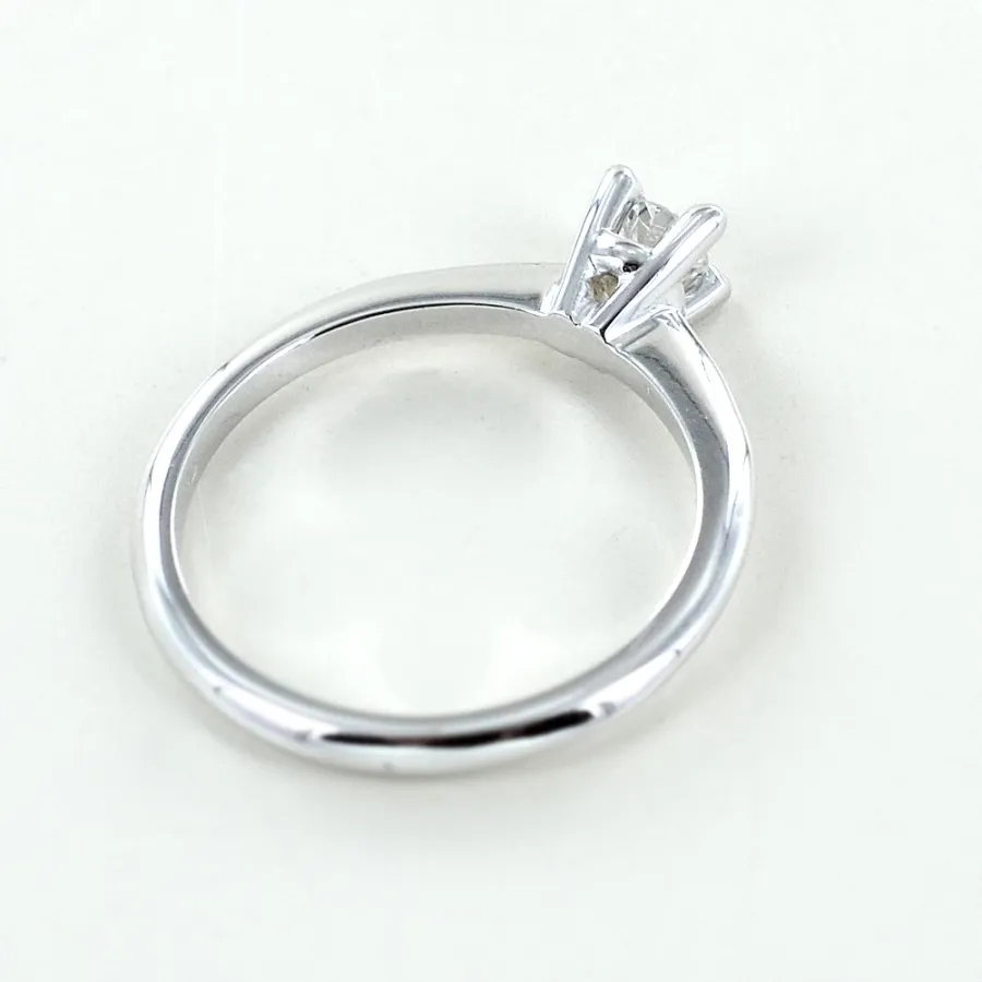 obrazek 6 Średni pierścionek Solitaire ze złota z diamentem w oprawie