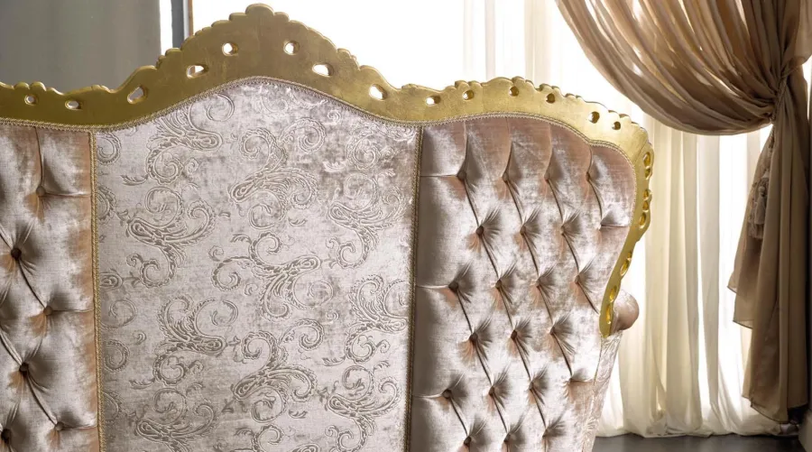 obrazek 2 Antyczna włoska trzyosobowa sofa do salonu – Morello Gianpaolo