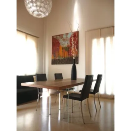 Zdjęcie Wyjątkowy stół prostokątny z podporami ze szkła hartowanego