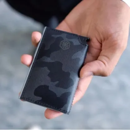 Zdjęcie Elegancki skórzany portfel, etui na karty kredytowe