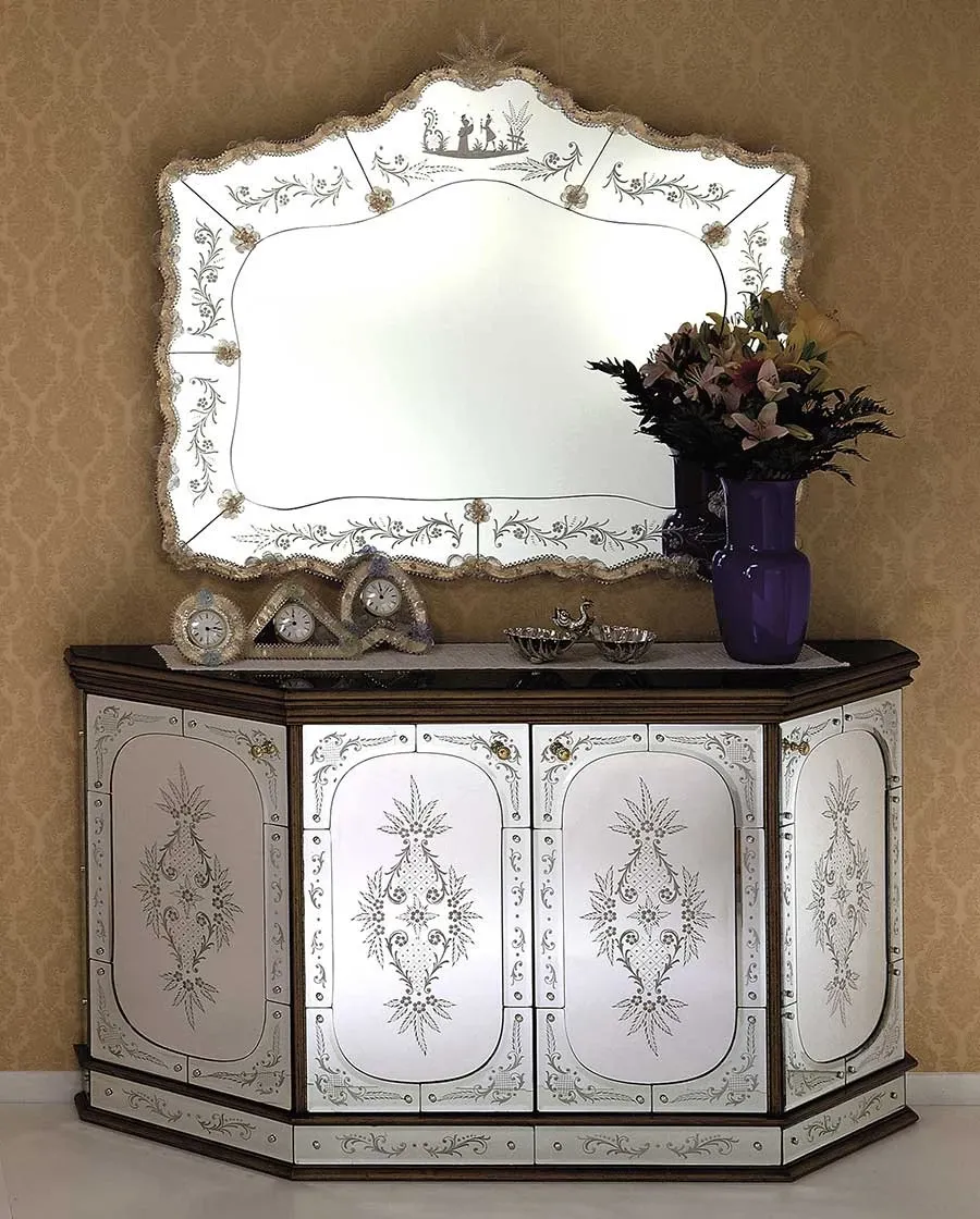 obrazek 1 Stylowy mebel / kredens ręcznie grawerowany ze szlifowanego kryształu