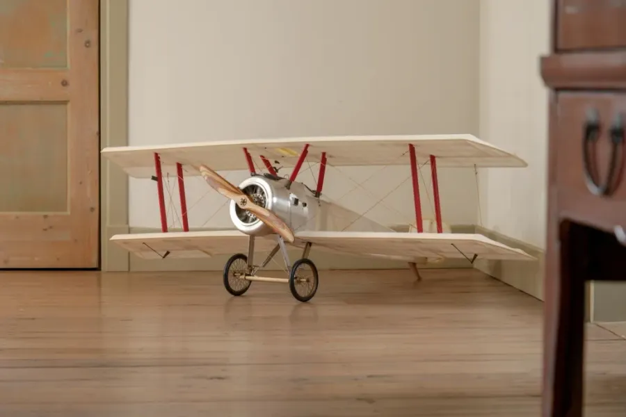 obrazek 2 Model samolotu Spad Transparent o długości 150 cm - Authentic Models