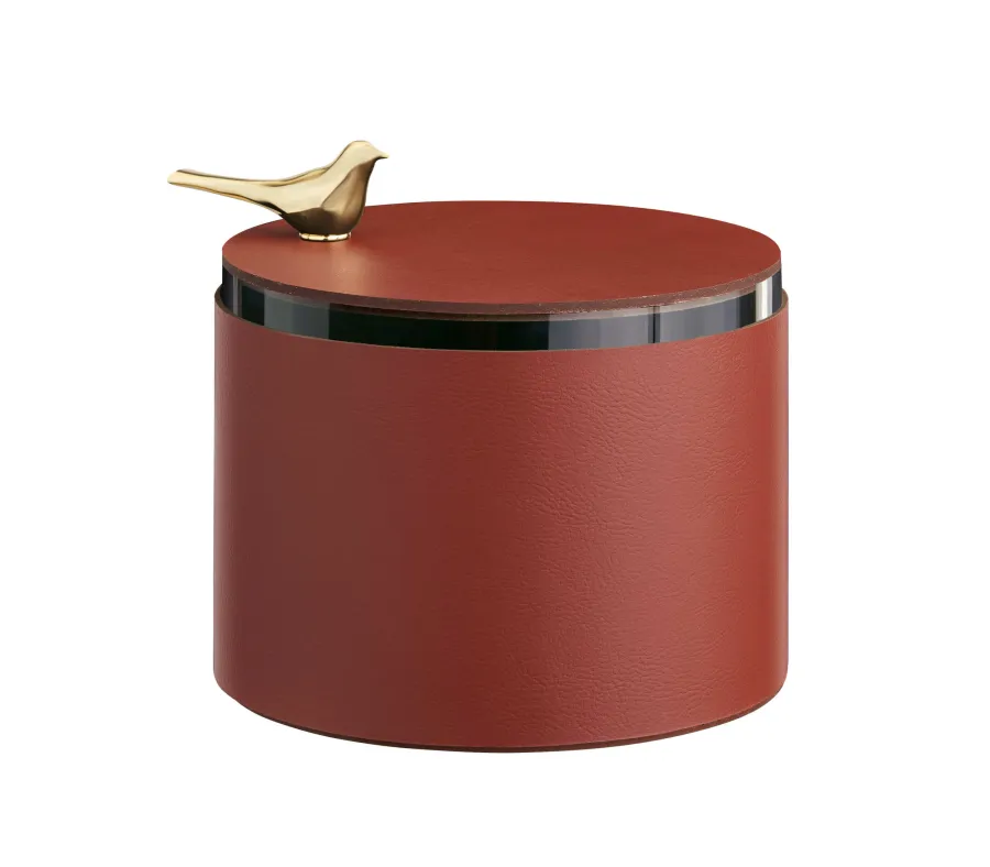 obrazek 1 Burgundowe skórzane pudełko Ø15xH10 cm wykonane z naturalnej skóry