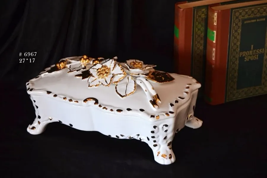 obrazek 1 Prostokątny pojemnik ceramiczny w stylu barokowym