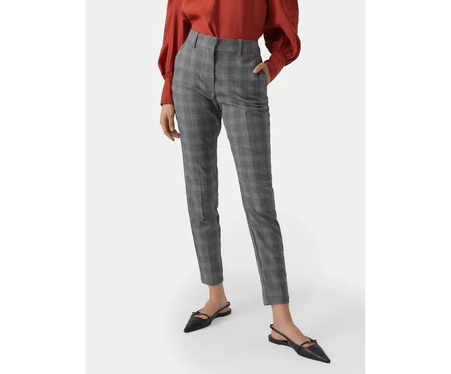 obrazek 1 Vero Moda Chinosy Malin 10299890 Szary Tapered Fit