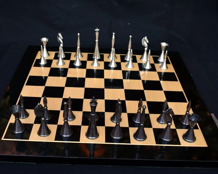 obrazek 6 Stylowy komplet figur metalowych do gry w szachy - The Chess Empire