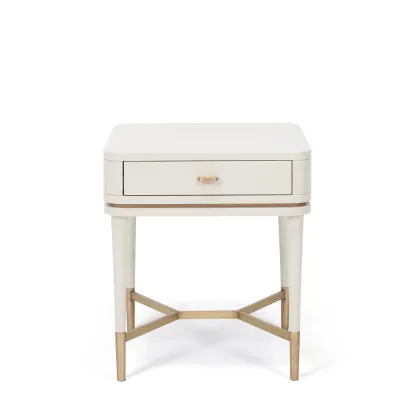 Zdjęcie Unikatowy stolik nocny z kolekcji Cris I do stylowej sypialni