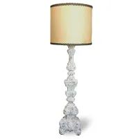 Zdjęcie Lampa z drewna rzeźbionego w środku, w stylu Ludwika XV